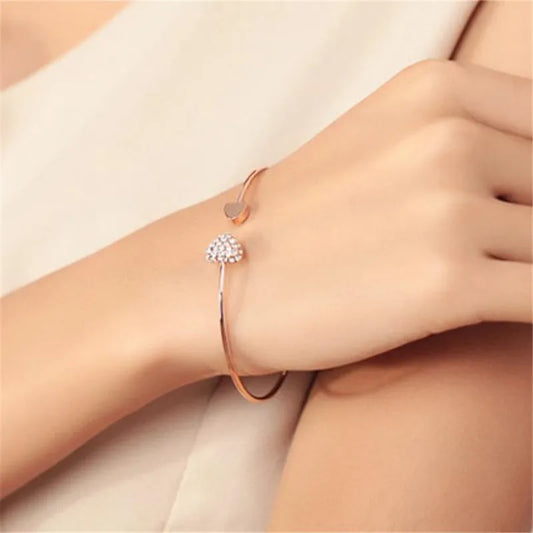 Woozu Adjustable Bracelet with Double Heart Crystal