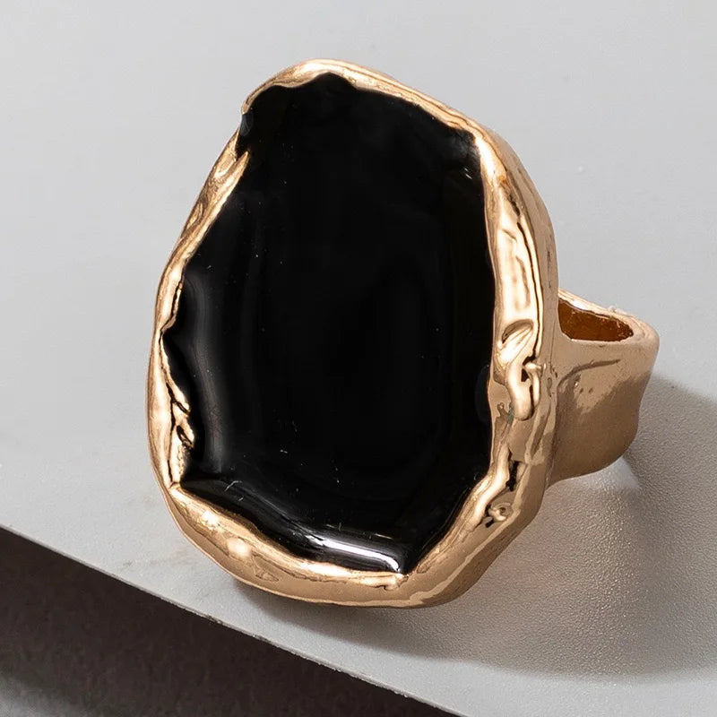 Elegant ring with black stone
