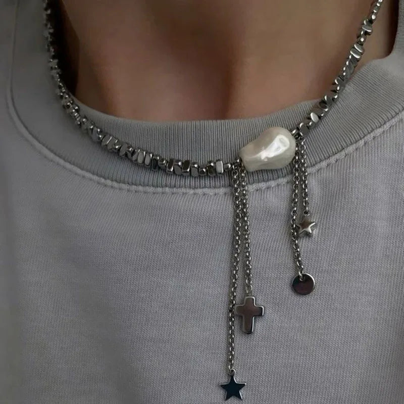 Elegant irregular heart pendant necklace