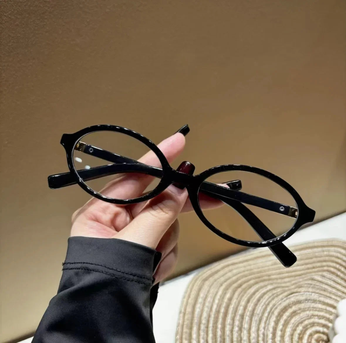 Classic oval frame sunglasses