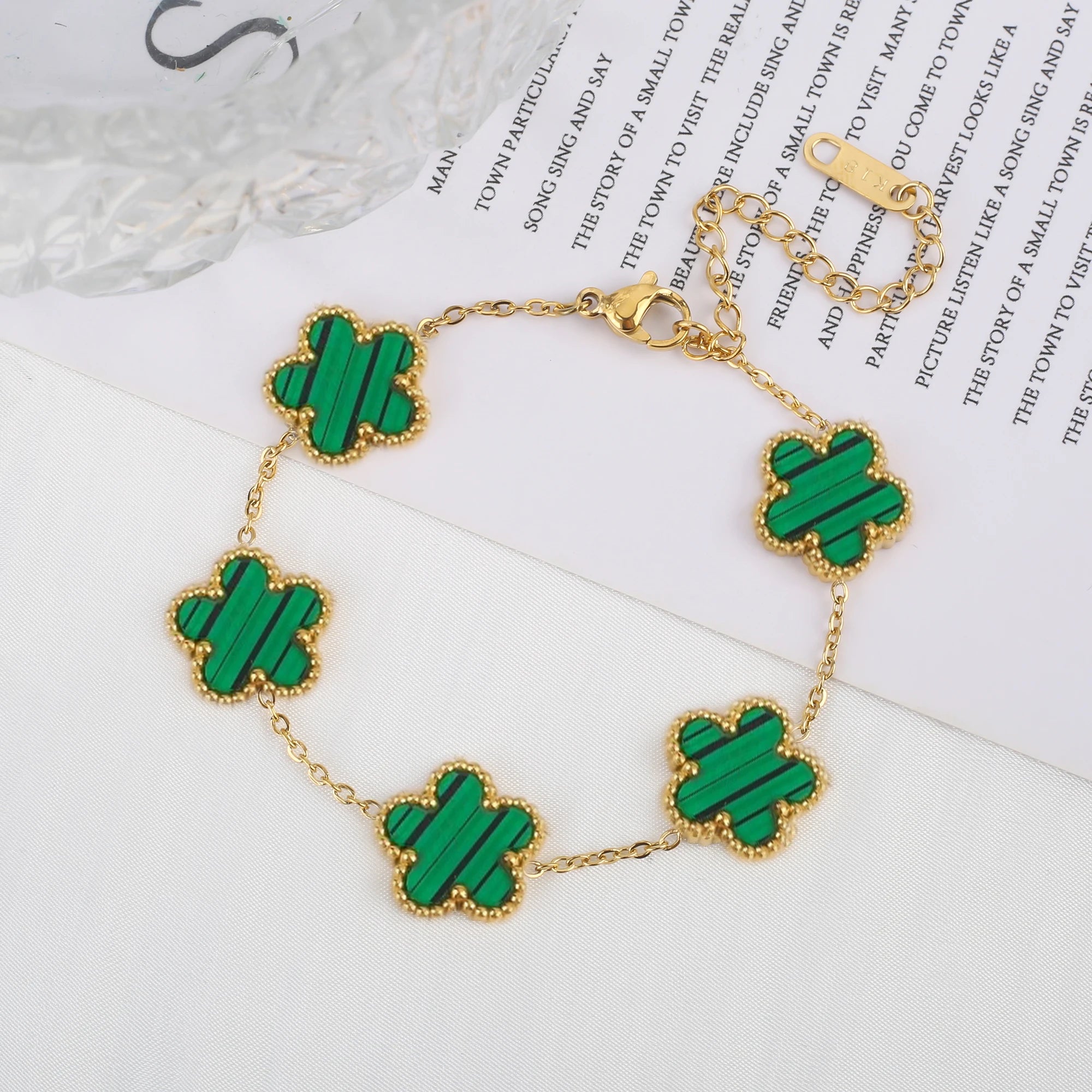 Luxurious five-leaf flower bracelet