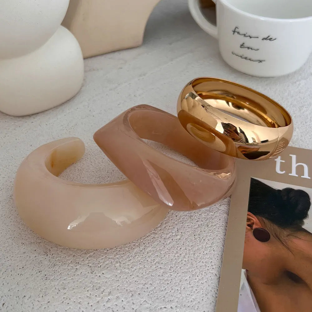 Bracelets with thick acrylic resin and KMVEXO smudges