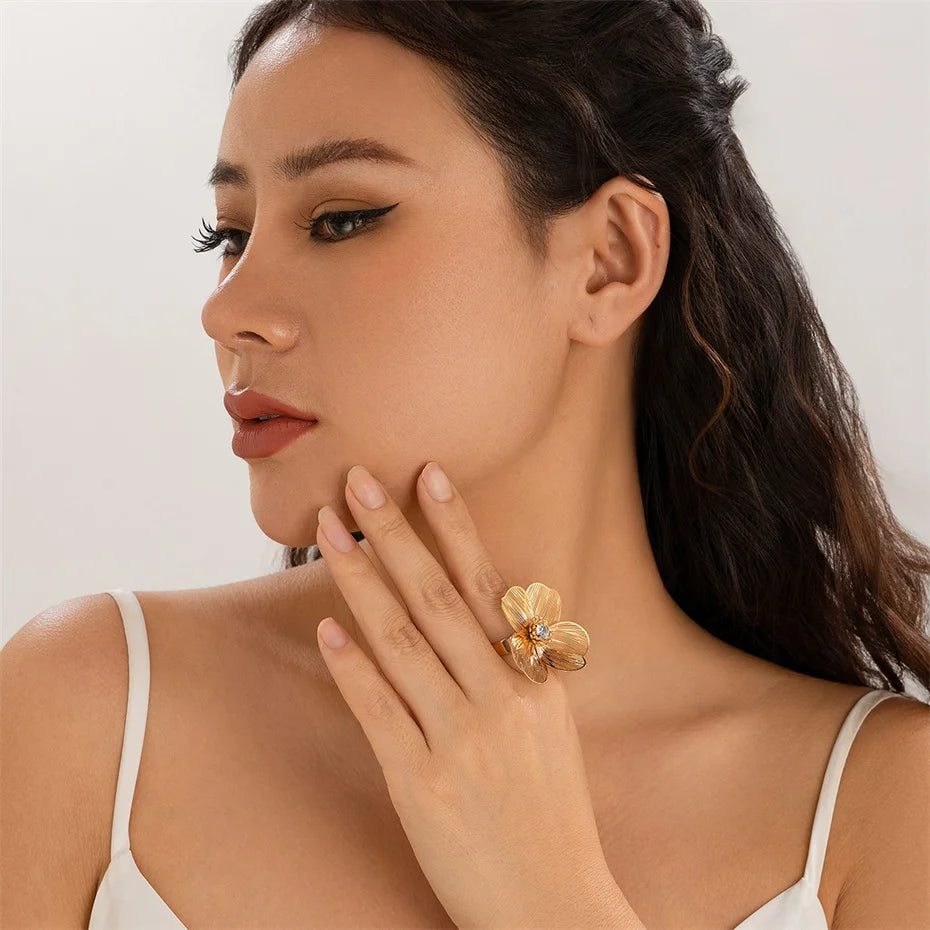 Elegant ginkgo leaf rings