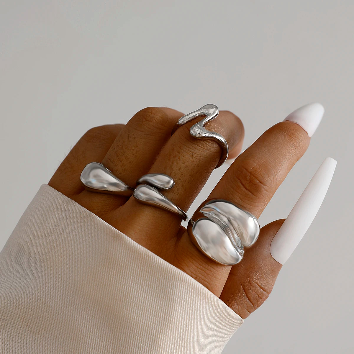 Geometric Articulated Rings