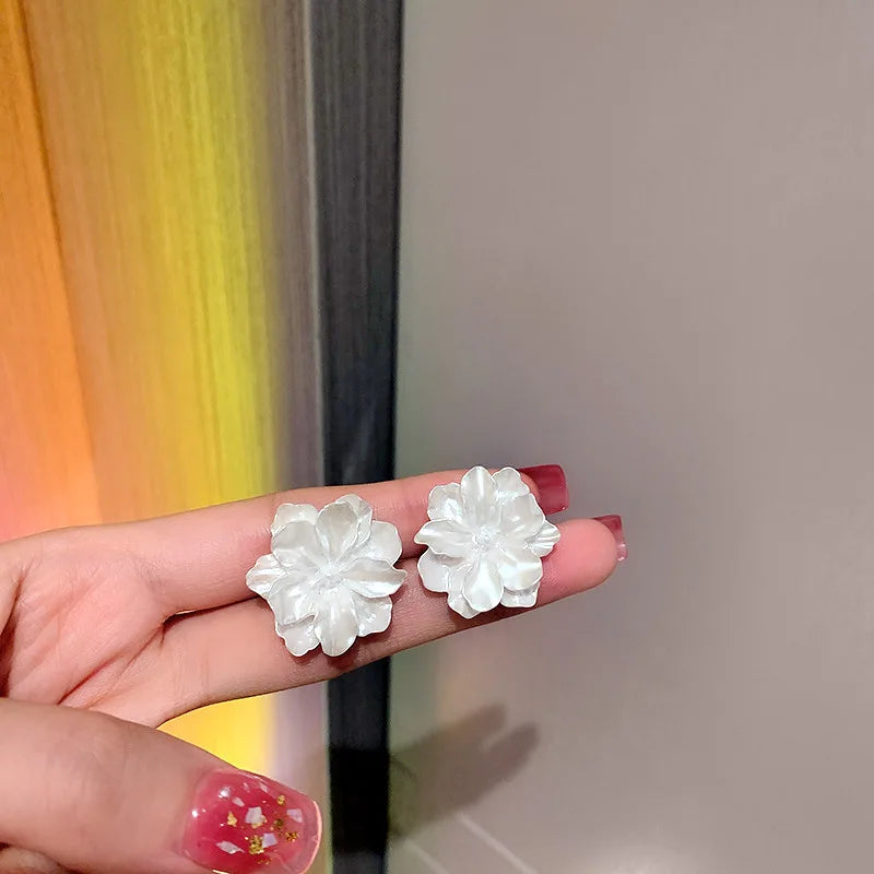 Acrylic earrings with white camellia flowers