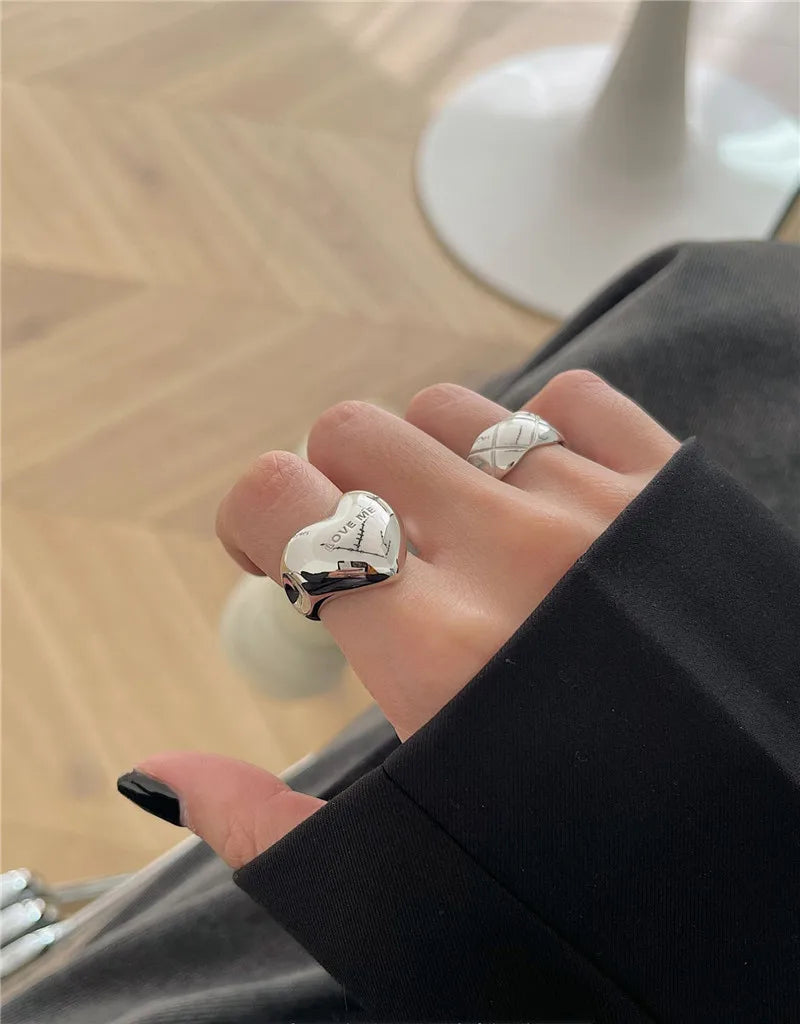 Heart-shaped gold ring