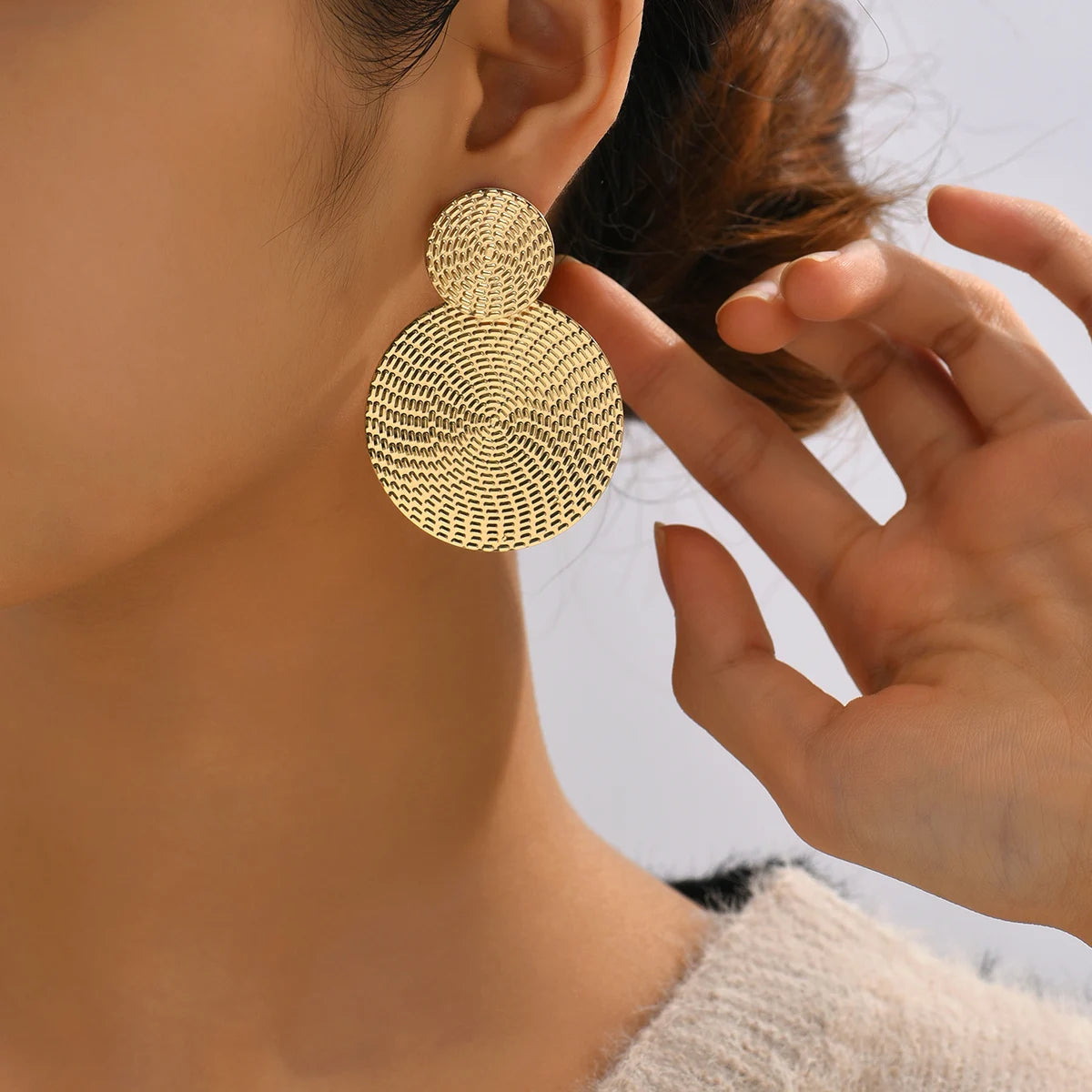 Bohemian fashion geometric metal round earrings