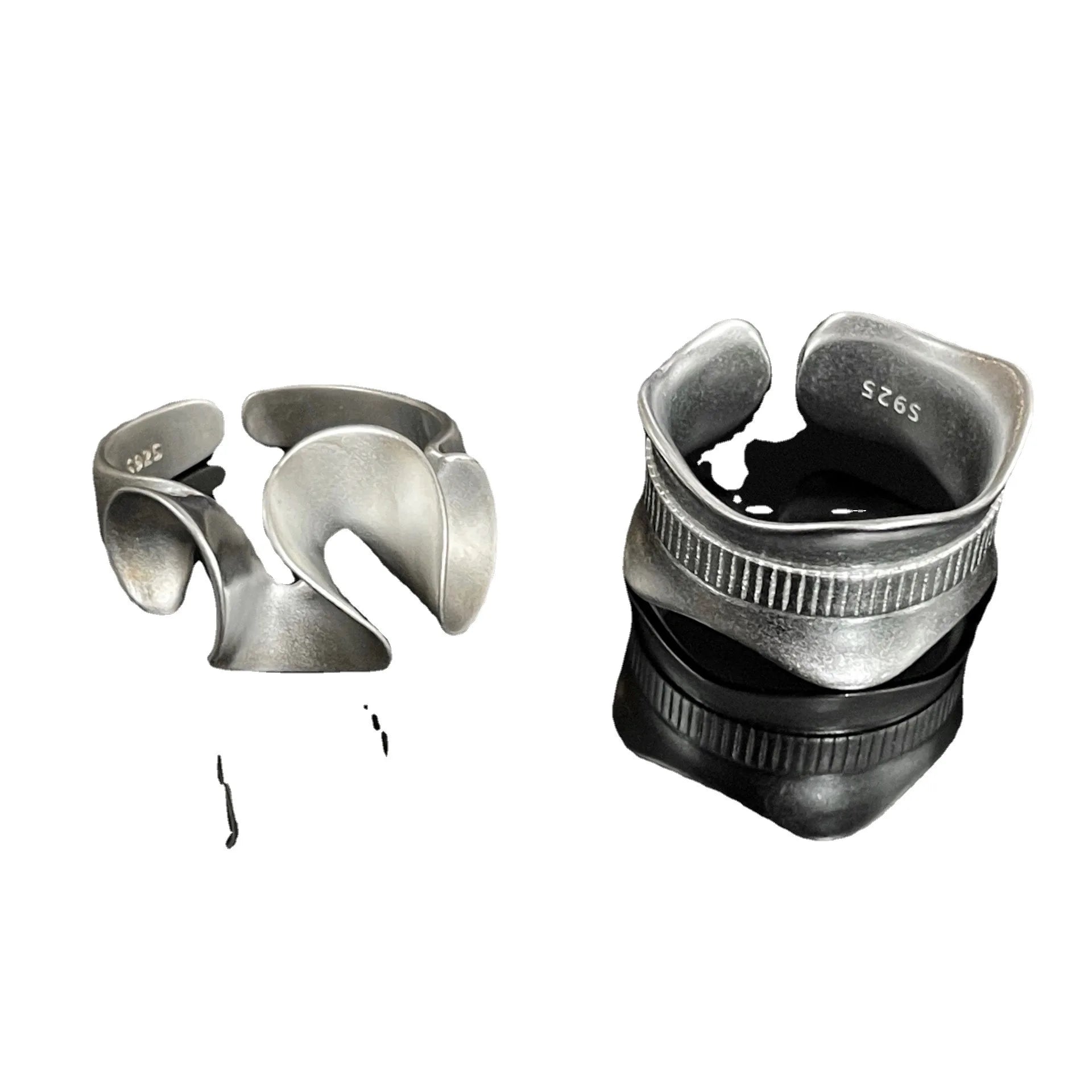 Rings with irregular waves