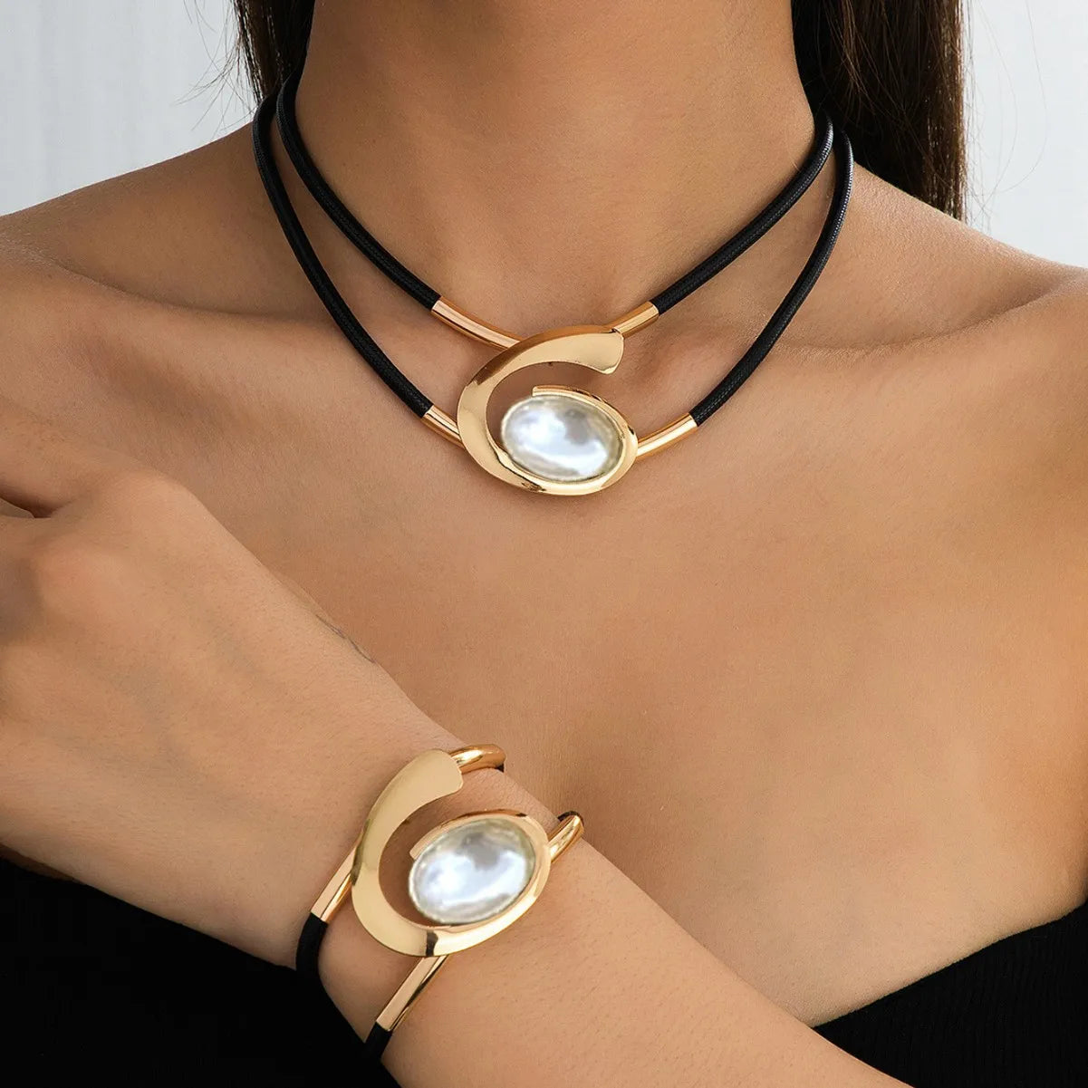 Double layer geometric oval necklace and bracelet set