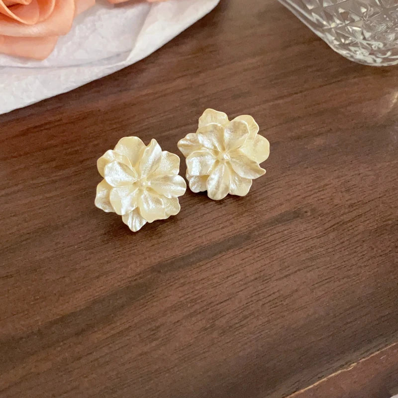 Acrylic earrings with white camellia flowers