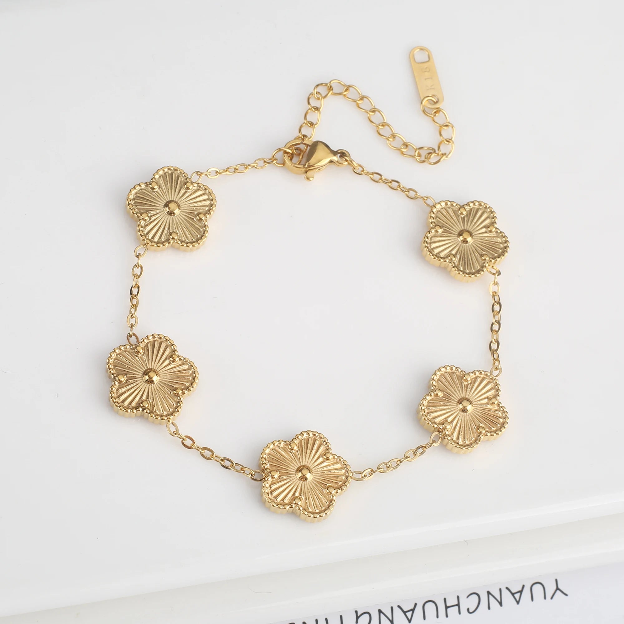 Luxurious five-leaf flower bracelet