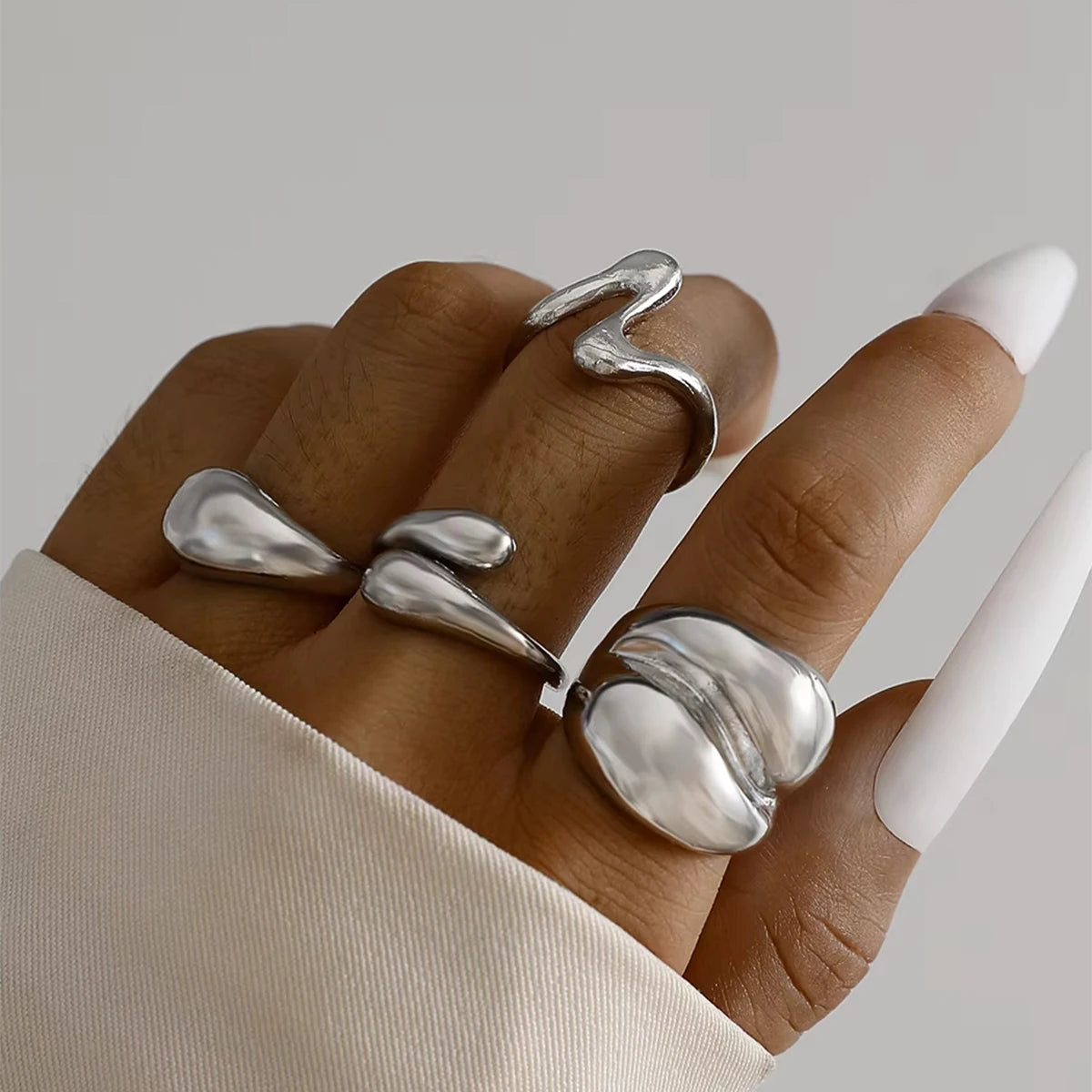 Geometric Articulated Rings