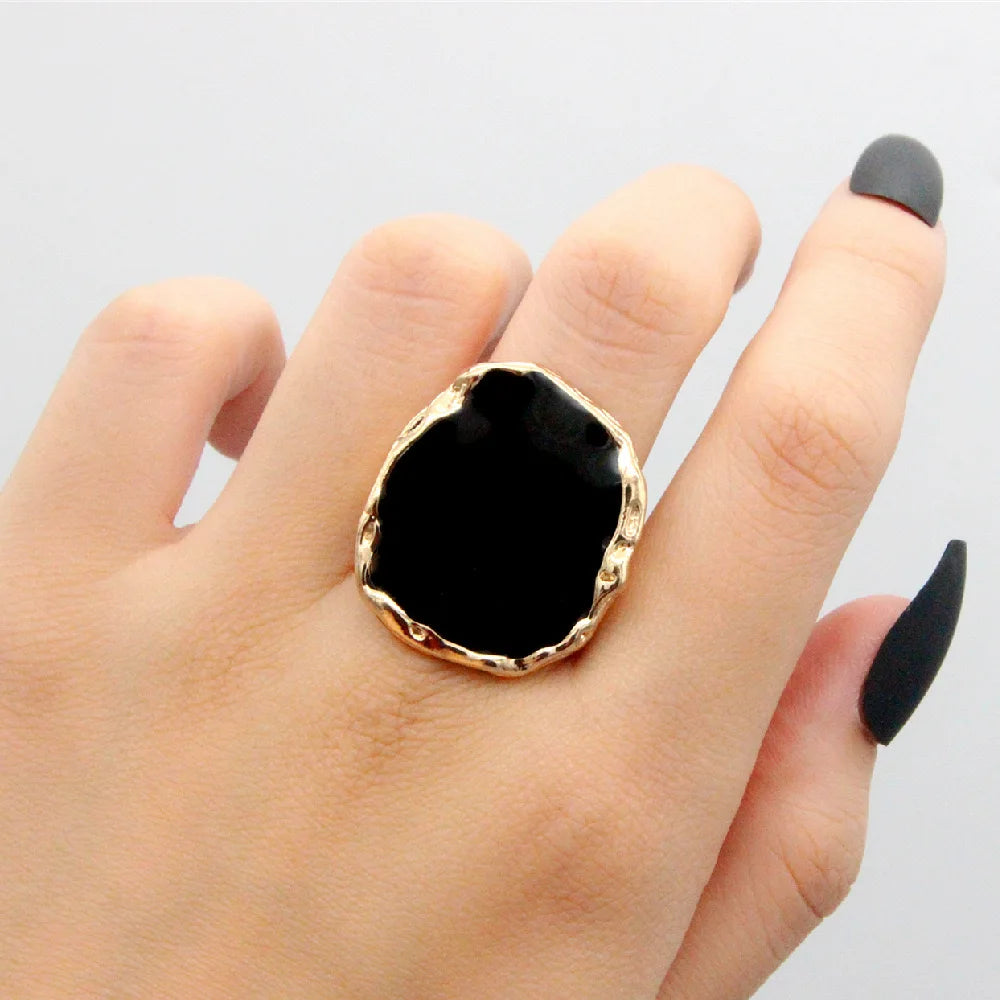 Elegant ring with black stone