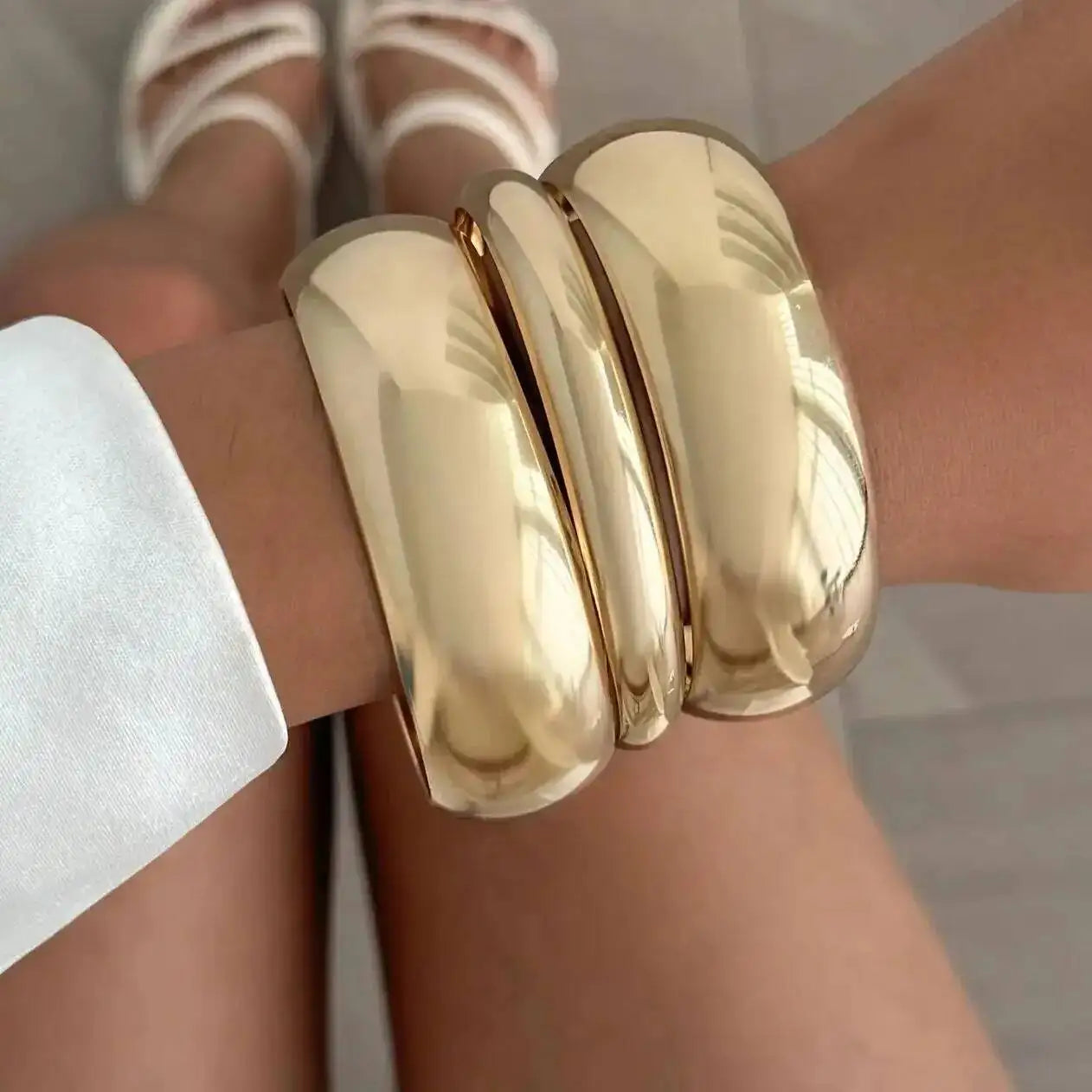 Shiny metal bracelet set