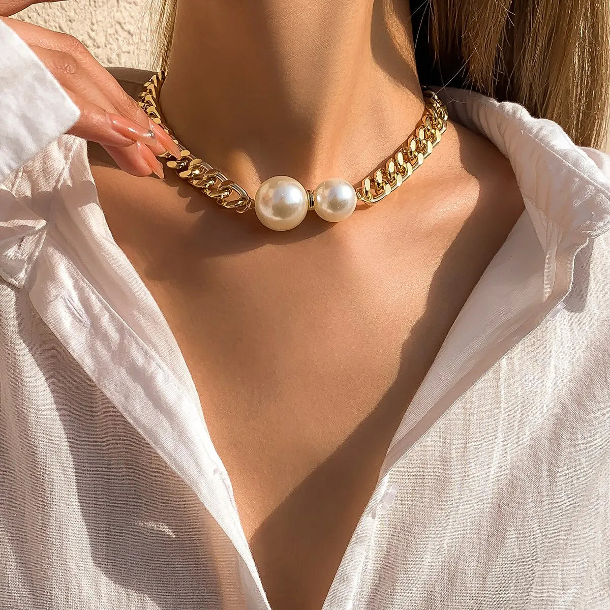 Vintage necklace with pearl pendant