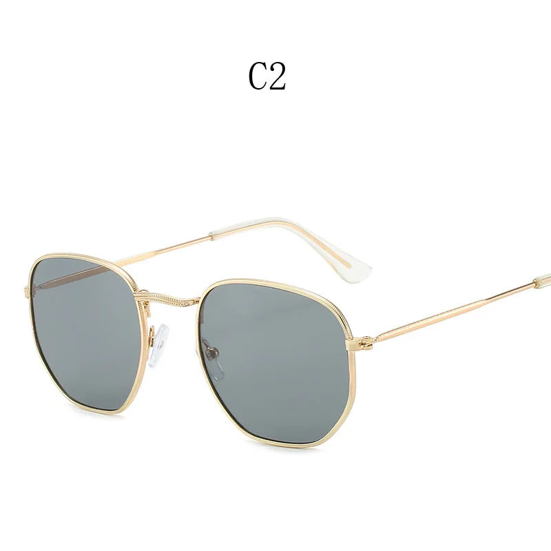 Classic square sunglasses with metal frame