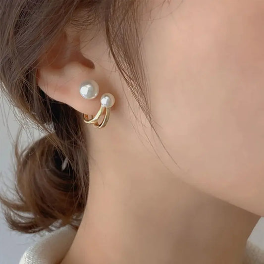 Simple design pearl earrings