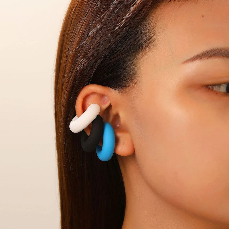 Acrylic C-shaped earrings, 4 pieces