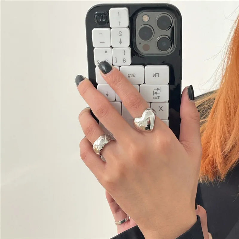 Heart-shaped gold ring