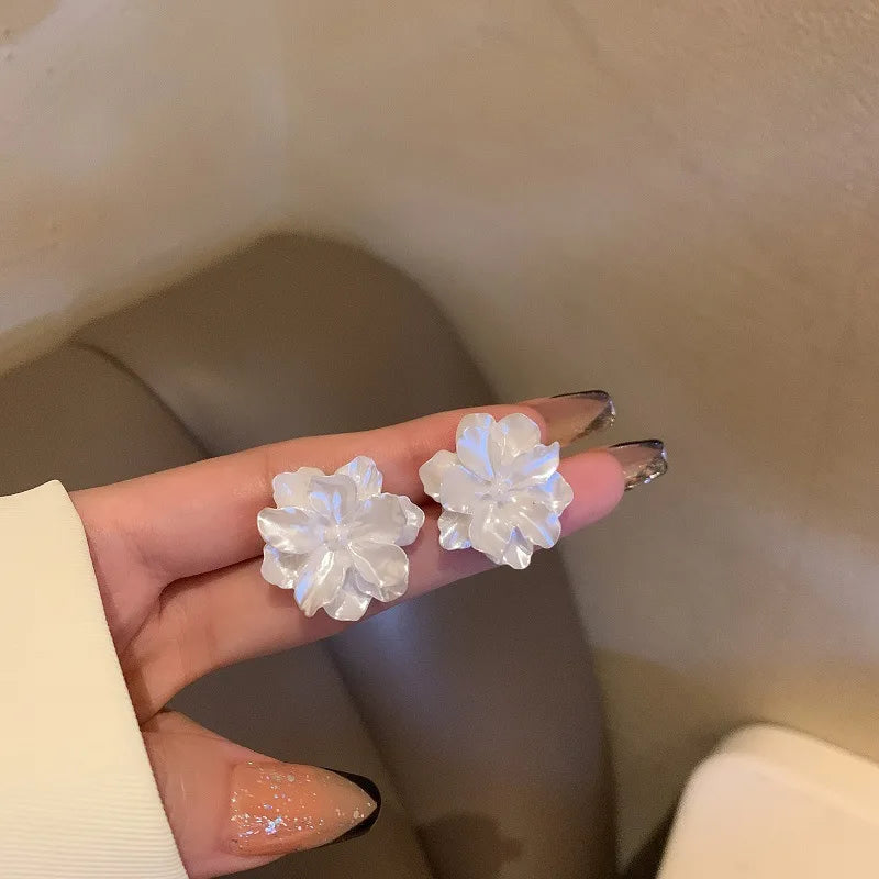 Acrylic earrings with white camellia flowers